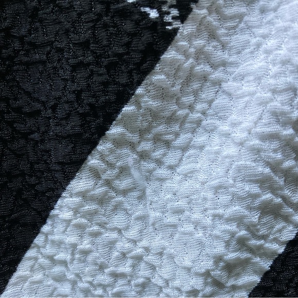 ALFRED DUNNER PETITE Red Black Cardigan w/attached Black Tank 3/4 Sleeve Size PM - Picture 10 of 10